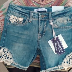 🎀NWT🎀 Vigoss Jean Shorts w/ lace